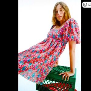 NWOT Zara floral pleated multicolor balloon sleeve mini dress, size M